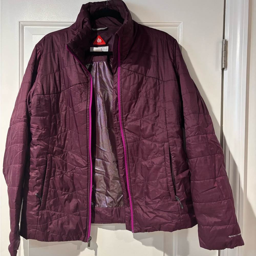 Columbia Women's Puffer Jacket - Burgundy